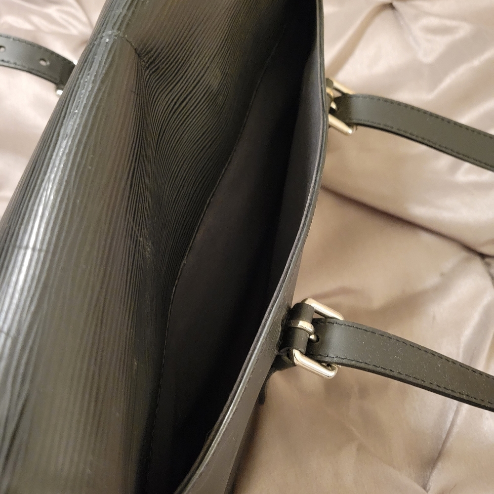 Reduced! Louis Vuitton Black Epi Segur MM Satchel - Picture 6 of 14